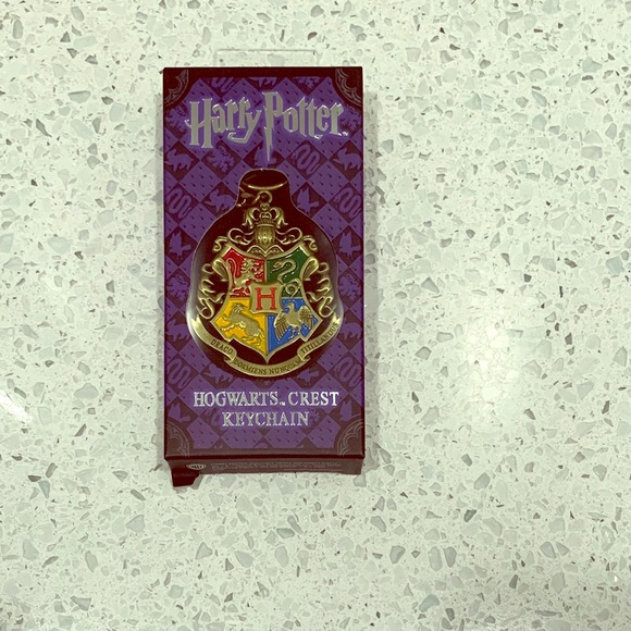 Warner Bros. Other - Harry Potter Hogwarts Crest Keychain